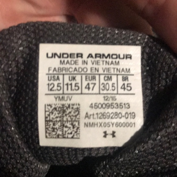 Under Armour Basketball Shoes - Picture 4 of 4